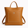 Mochila Abril de piel con tachas  Corzo Artesanía
